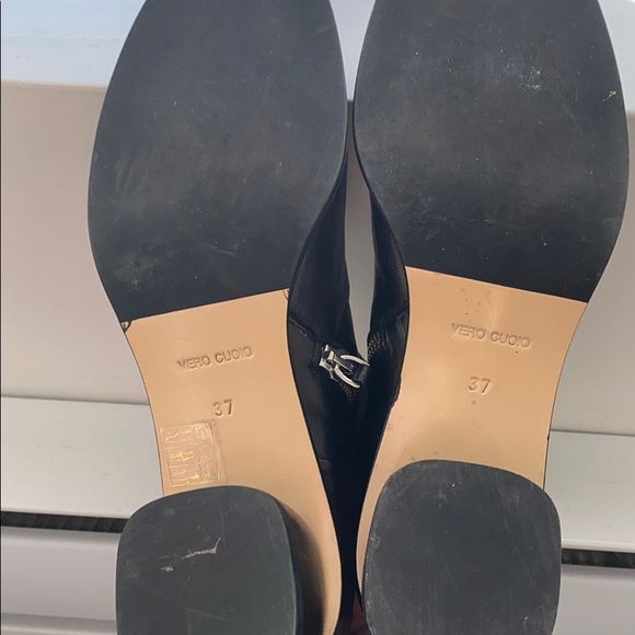 Apostrophe ankle boots. - Picture 7 of 7